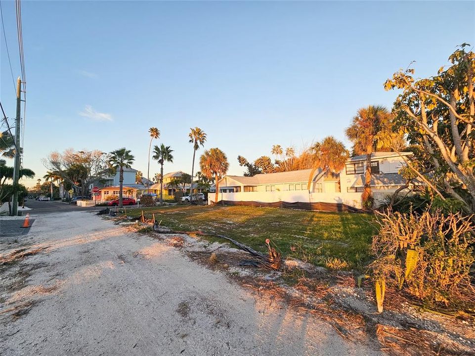 待售: $989,000 (0.11 acres)