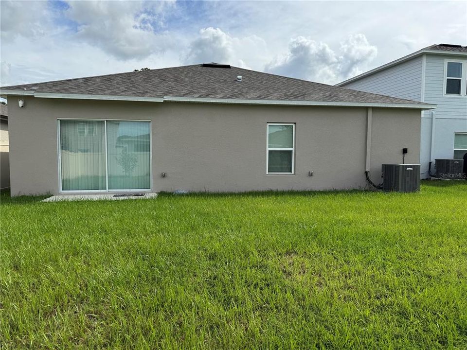 For Rent: $2,600 (4 beds, 2 baths, 1974 Square Feet)