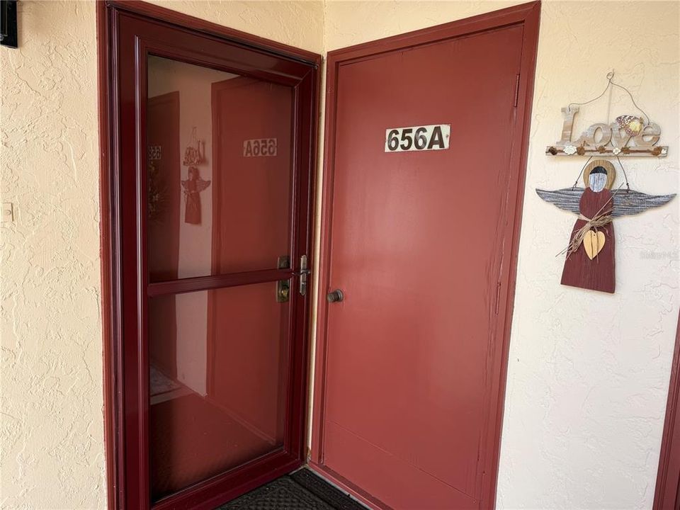 For Sale: $124,900 (2 beds, 1 baths, 1027 Square Feet)