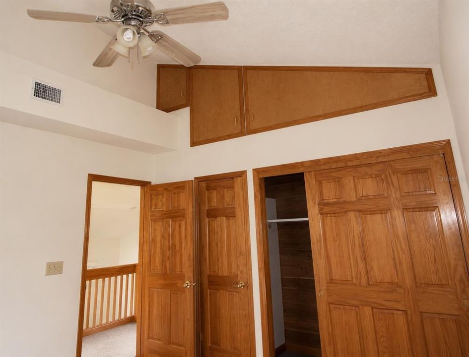 For Sale: $370,000 (6 beds, 4 baths, 3975 Square Feet)