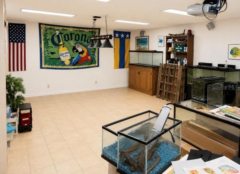 For Sale: $370,000 (6 beds, 4 baths, 3975 Square Feet)