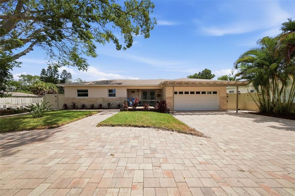 For Sale: $800,000 (3 beds, 4 baths, 2227 Square Feet)