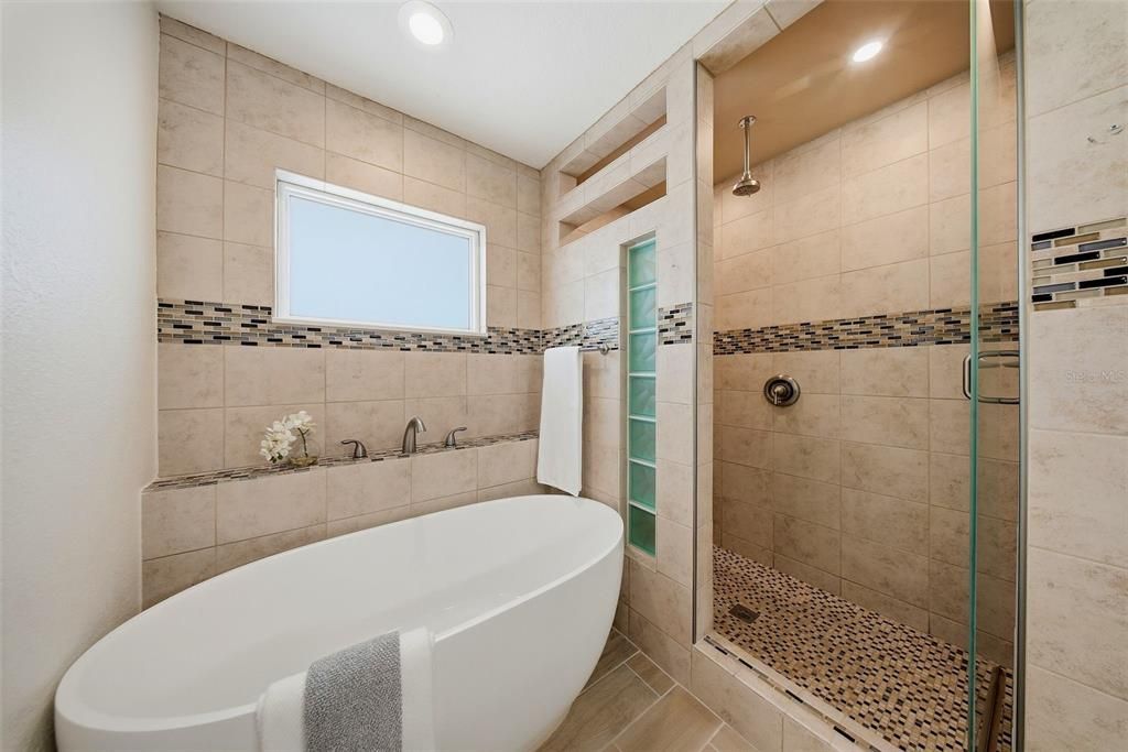 For Sale: $800,000 (3 beds, 4 baths, 2227 Square Feet)
