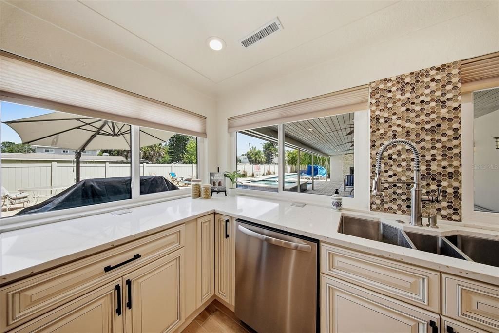 For Sale: $800,000 (3 beds, 4 baths, 2227 Square Feet)