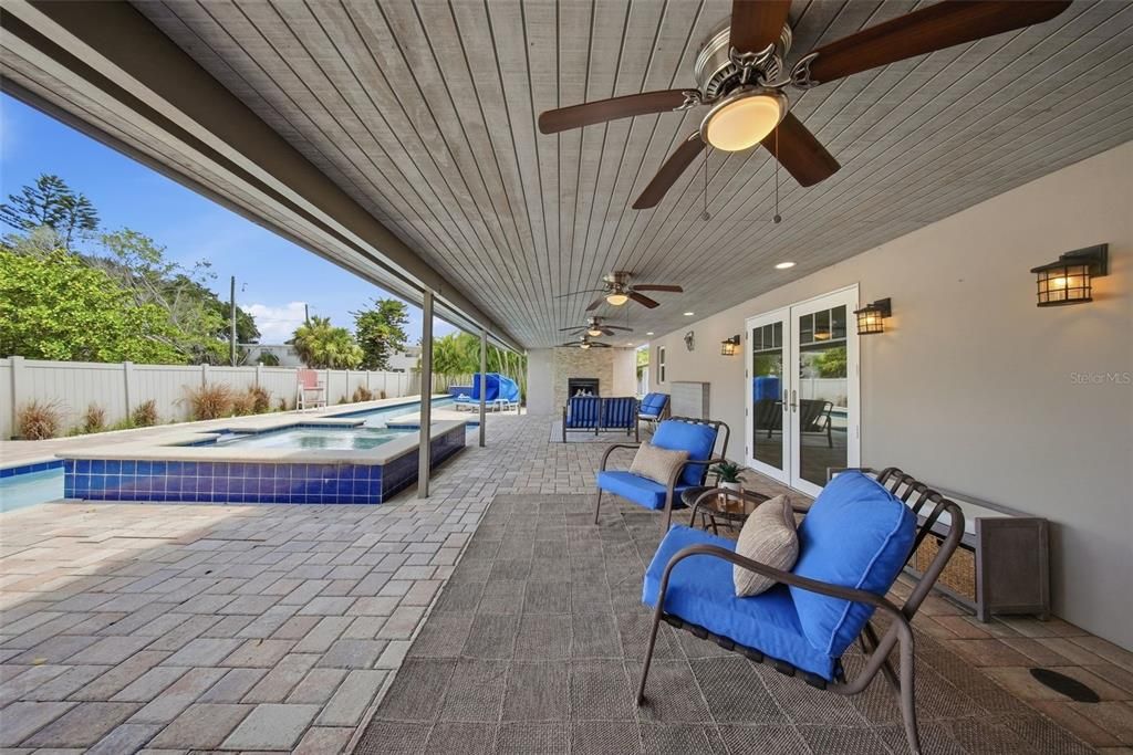 For Sale: $800,000 (3 beds, 4 baths, 2227 Square Feet)