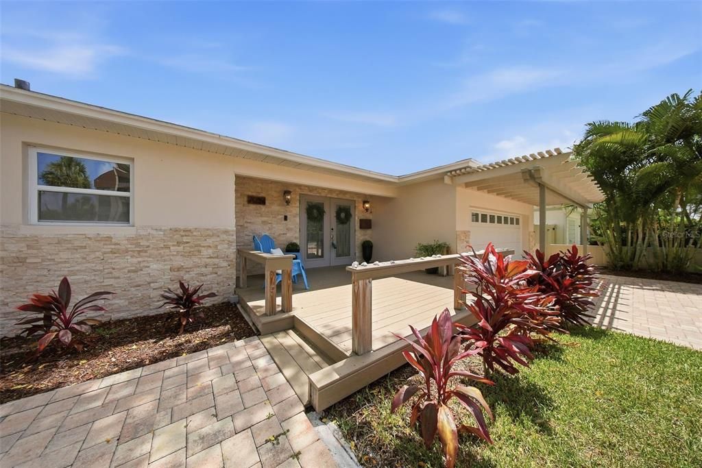 For Sale: $800,000 (3 beds, 4 baths, 2227 Square Feet)