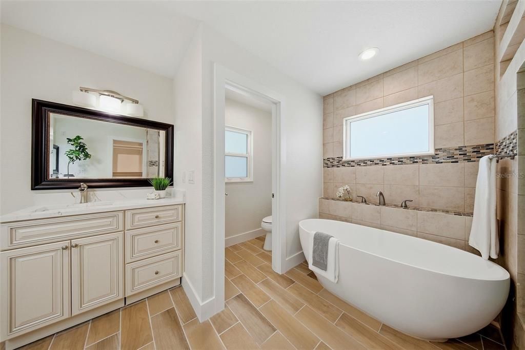 For Sale: $800,000 (3 beds, 4 baths, 2227 Square Feet)
