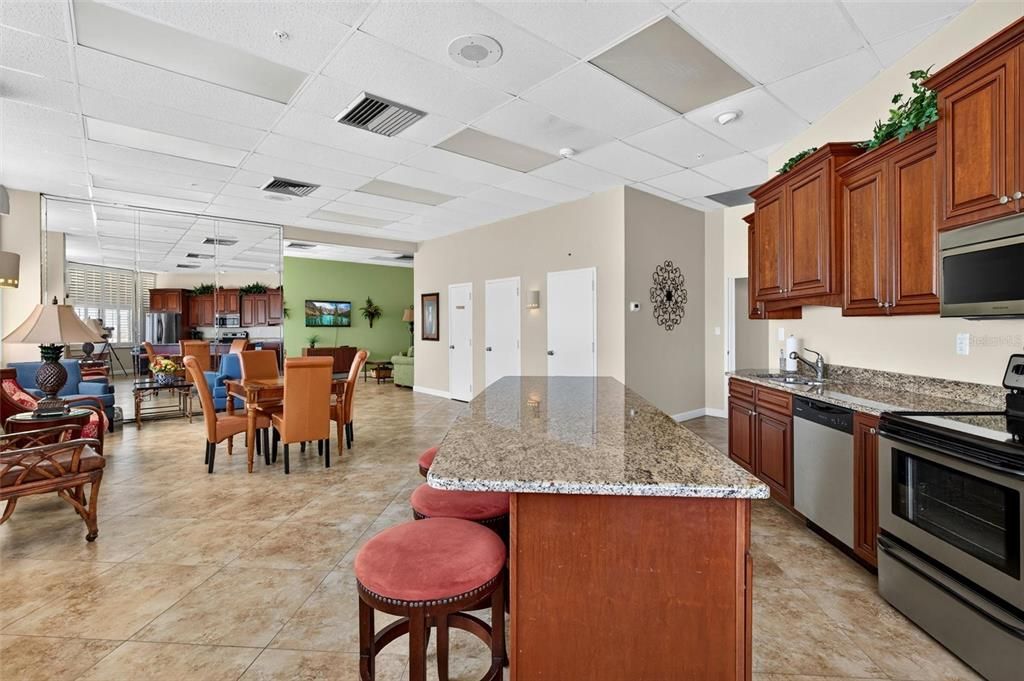 For Sale: $350,000 (2 beds, 2 baths, 1141 Square Feet)
