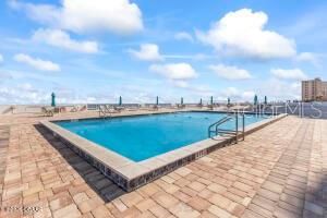For Sale: $350,000 (2 beds, 2 baths, 1141 Square Feet)