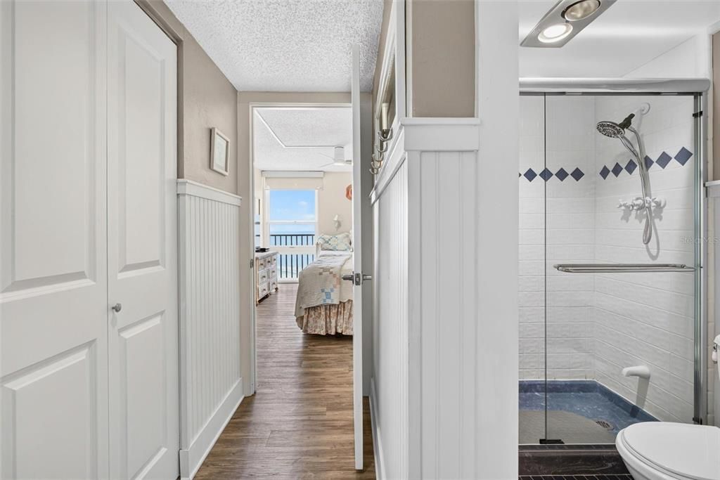 For Sale: $350,000 (2 beds, 2 baths, 1141 Square Feet)
