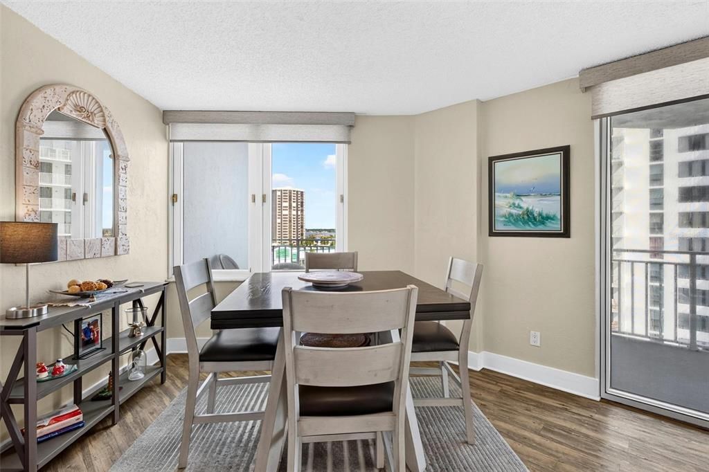 For Sale: $350,000 (2 beds, 2 baths, 1141 Square Feet)