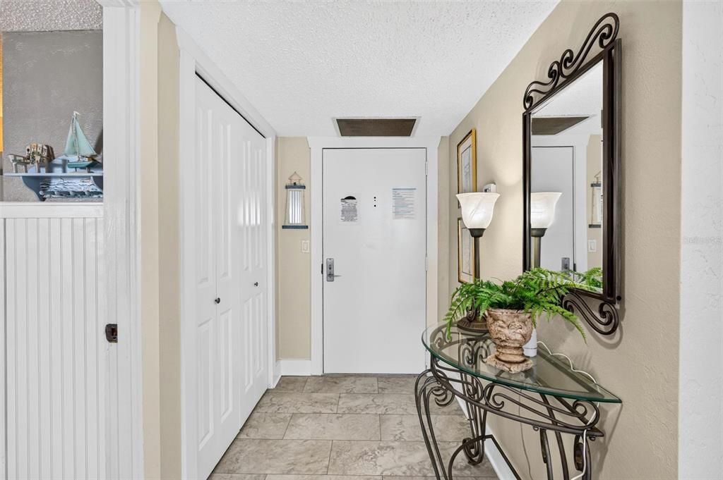 For Sale: $350,000 (2 beds, 2 baths, 1141 Square Feet)