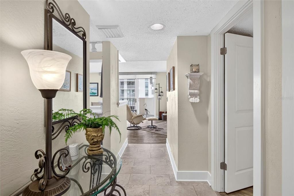 For Sale: $350,000 (2 beds, 2 baths, 1141 Square Feet)