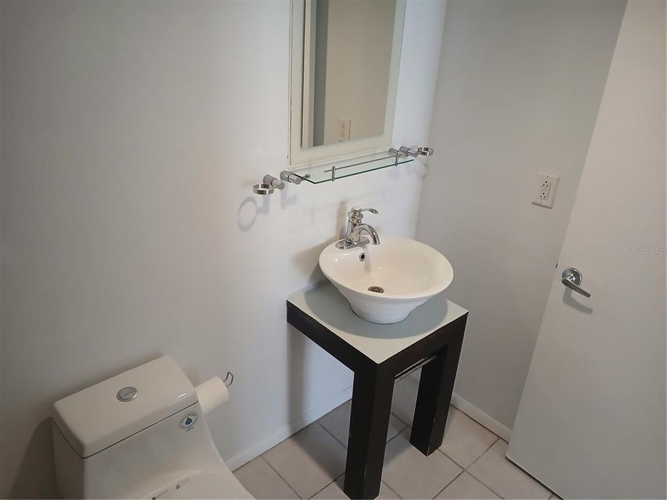 На продажу: $119,900 (1 спален, 1 ванн, 570 Квадратных фут)
