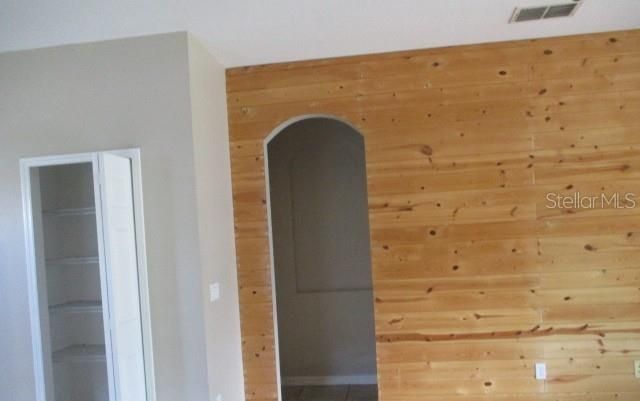 На продажу: $314,900 (4 спален, 2 ванн, 1988 Квадратных фут)