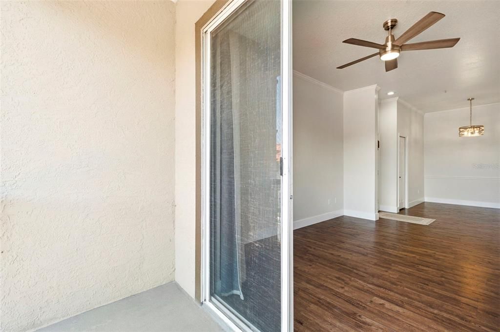 For Sale: $159,000 (1 beds, 1 baths, 792 Square Feet)