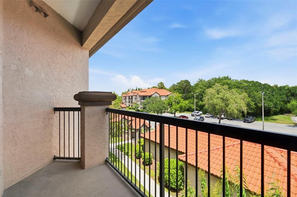 For Sale: $159,000 (1 beds, 1 baths, 792 Square Feet)
