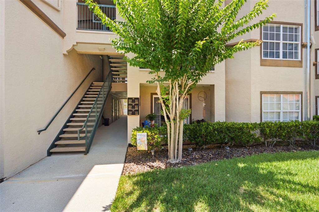 For Sale: $159,000 (1 beds, 1 baths, 792 Square Feet)