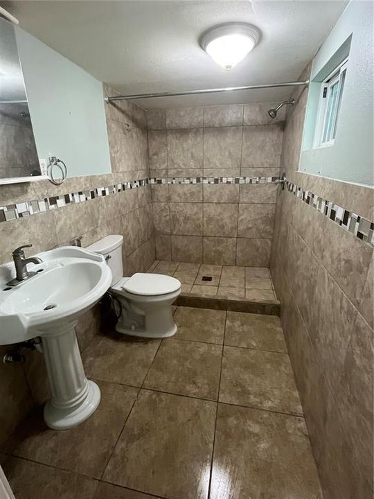 На продажу: $149,000 (2 спален, 2 ванн, 720 Квадратных фут)
