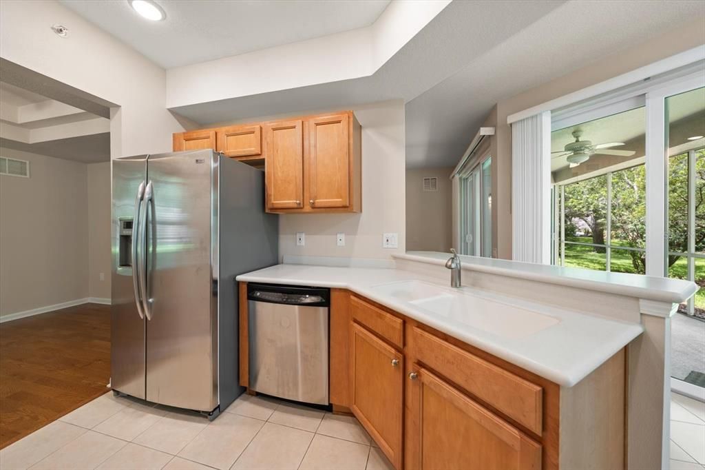 For Sale: $372,000 (2 beds, 2 baths, 1638 Square Feet)