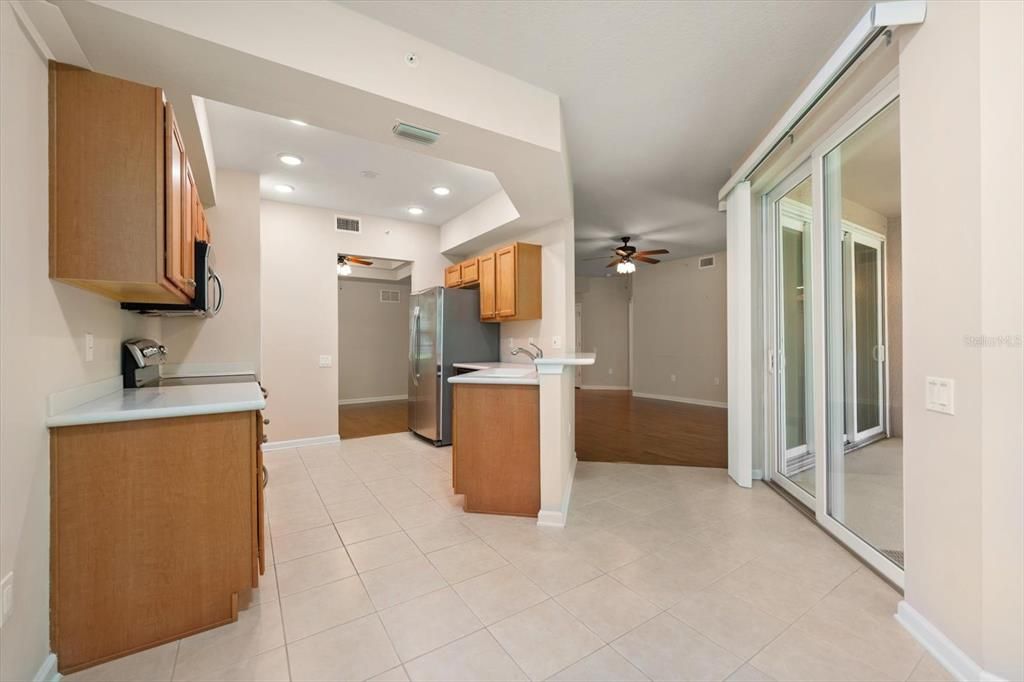 For Sale: $372,000 (2 beds, 2 baths, 1638 Square Feet)