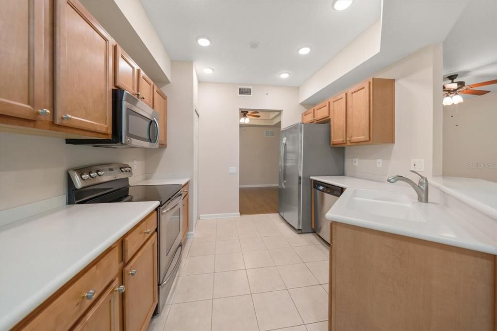 For Sale: $372,000 (2 beds, 2 baths, 1638 Square Feet)
