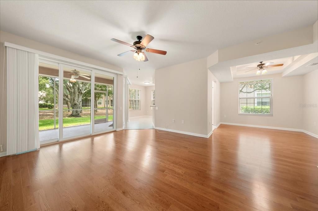 For Sale: $372,000 (2 beds, 2 baths, 1638 Square Feet)
