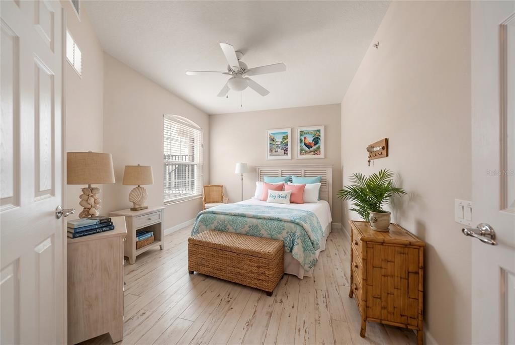 For Sale: $372,000 (2 beds, 2 baths, 1638 Square Feet)