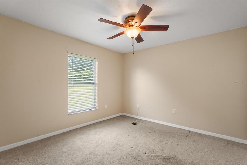 For Sale: $389,900 (4 beds, 3 baths, 2069 Square Feet)
