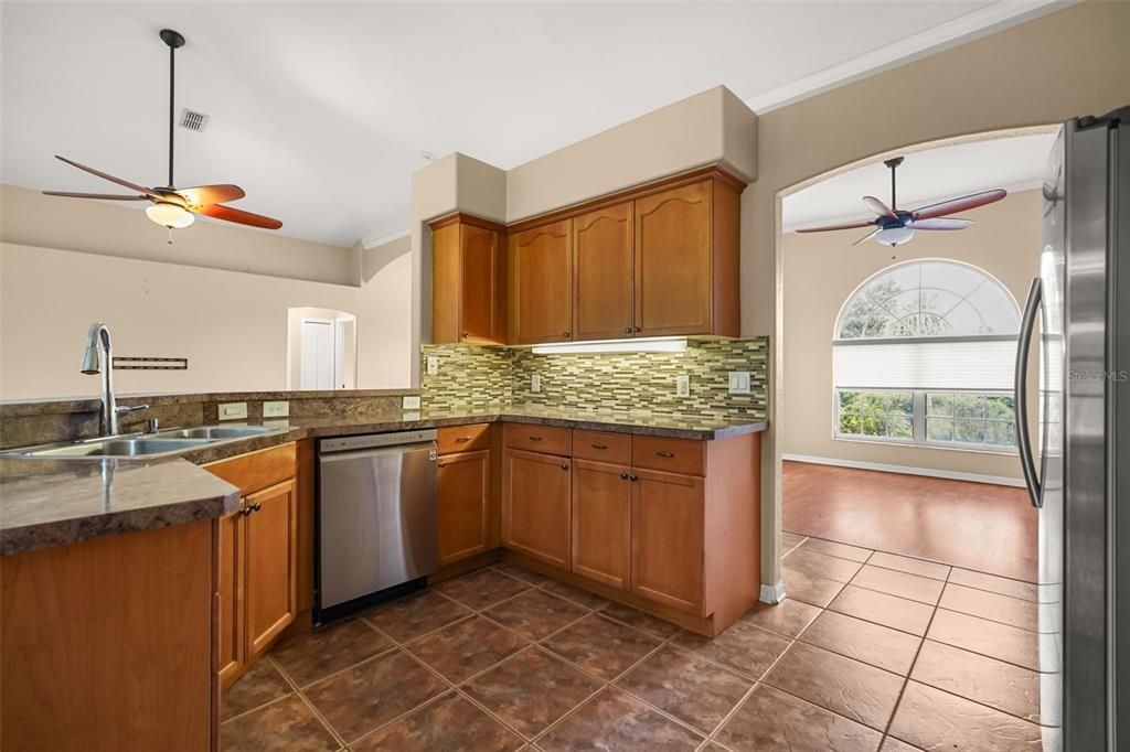 For Sale: $389,900 (4 beds, 3 baths, 2069 Square Feet)