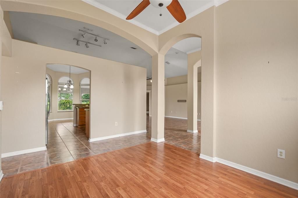 For Sale: $389,900 (4 beds, 3 baths, 2069 Square Feet)