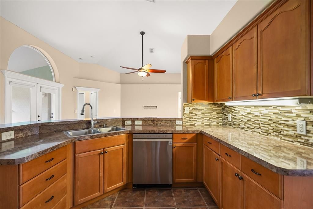For Sale: $389,900 (4 beds, 3 baths, 2069 Square Feet)