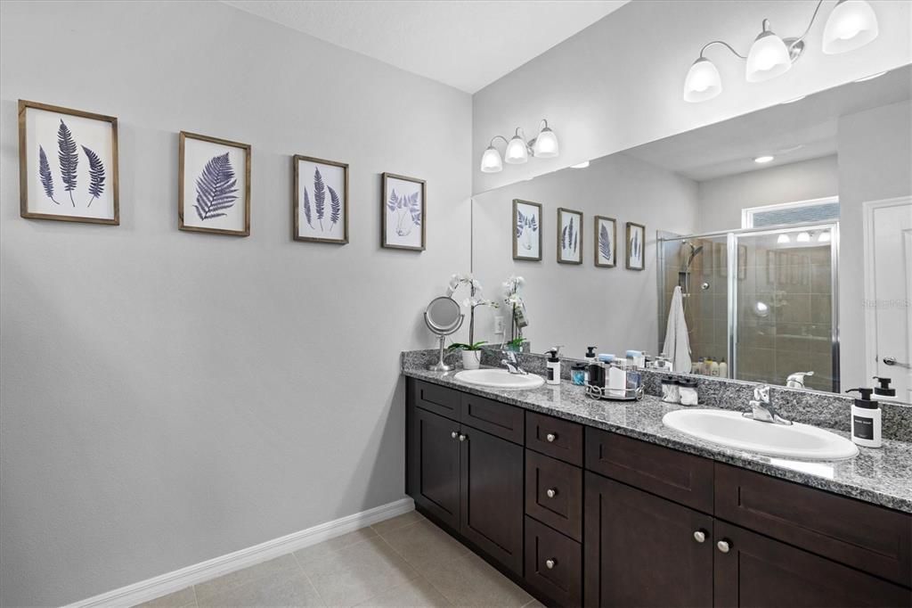 For Rent: $2,950 (4 beds, 2 baths, 2047 Square Feet)