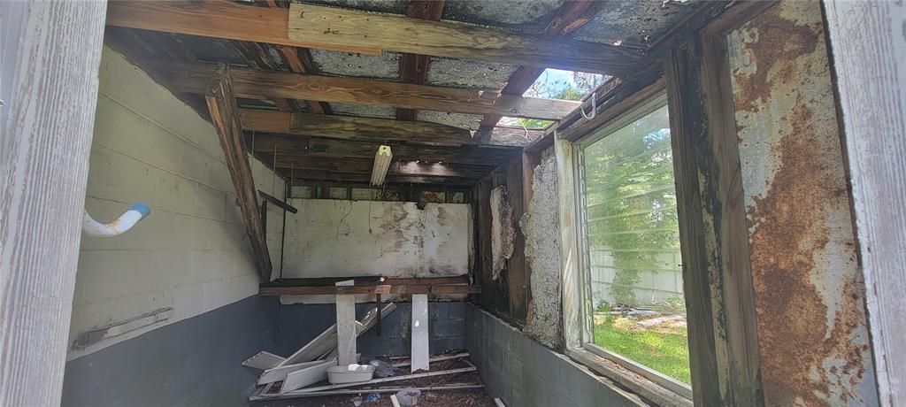 For Sale: $130,000 (3 beds, 2 baths, 1929 Square Feet)