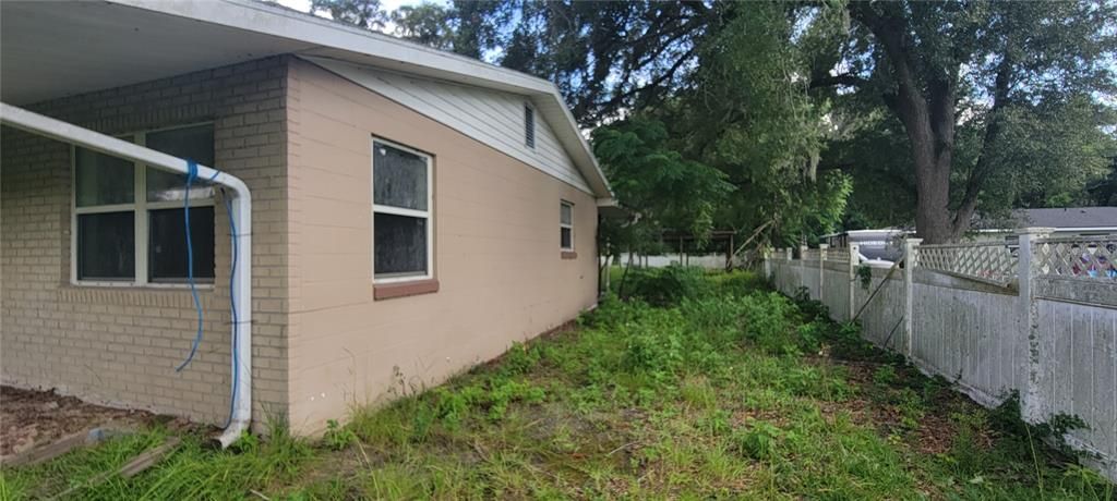 For Sale: $130,000 (3 beds, 2 baths, 1929 Square Feet)