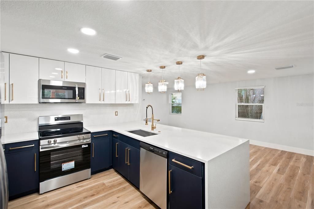 For Sale: $379,900 (3 beds, 2 baths, 1728 Square Feet)