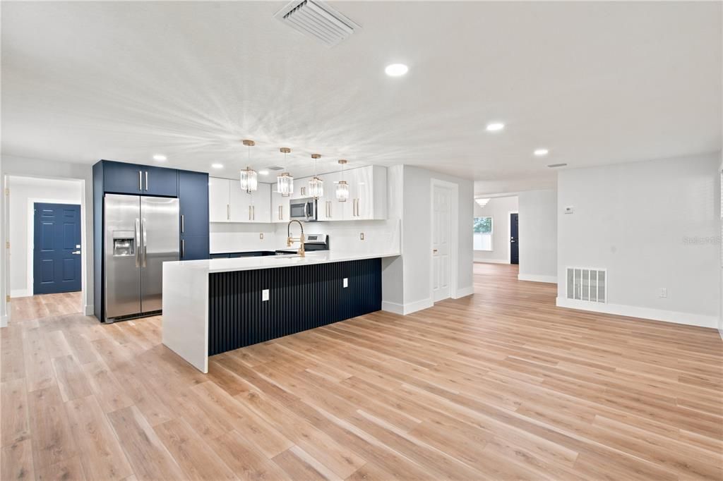 For Sale: $379,900 (3 beds, 2 baths, 1728 Square Feet)