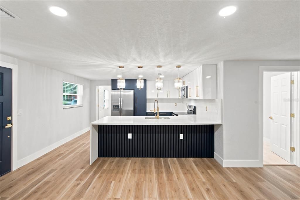 For Sale: $379,900 (3 beds, 2 baths, 1728 Square Feet)