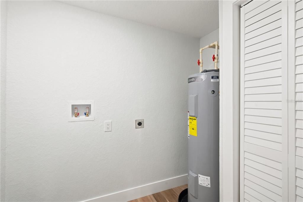 For Sale: $379,900 (3 beds, 2 baths, 1728 Square Feet)