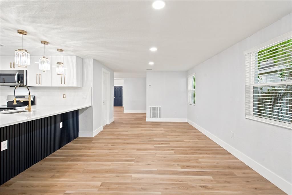 For Sale: $379,900 (3 beds, 2 baths, 1728 Square Feet)