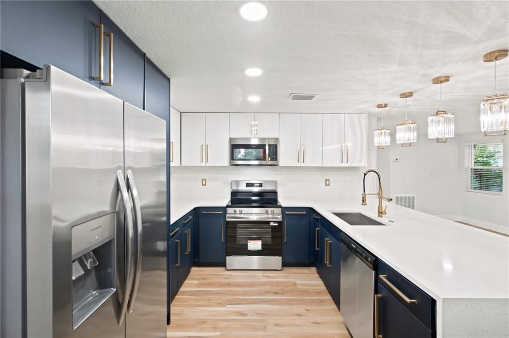 For Sale: $379,900 (3 beds, 2 baths, 1728 Square Feet)