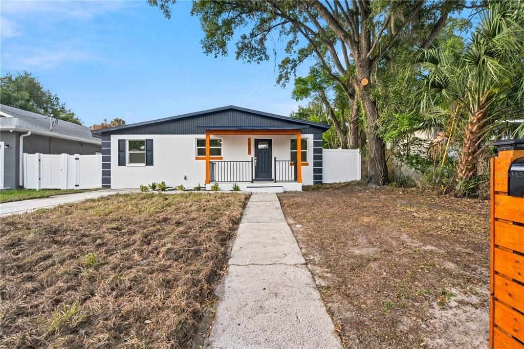 For Sale: $379,900 (3 beds, 2 baths, 1728 Square Feet)