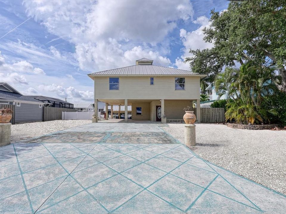 For Rent: $4,500 (3 beds, 3 baths, 2400 Square Feet)