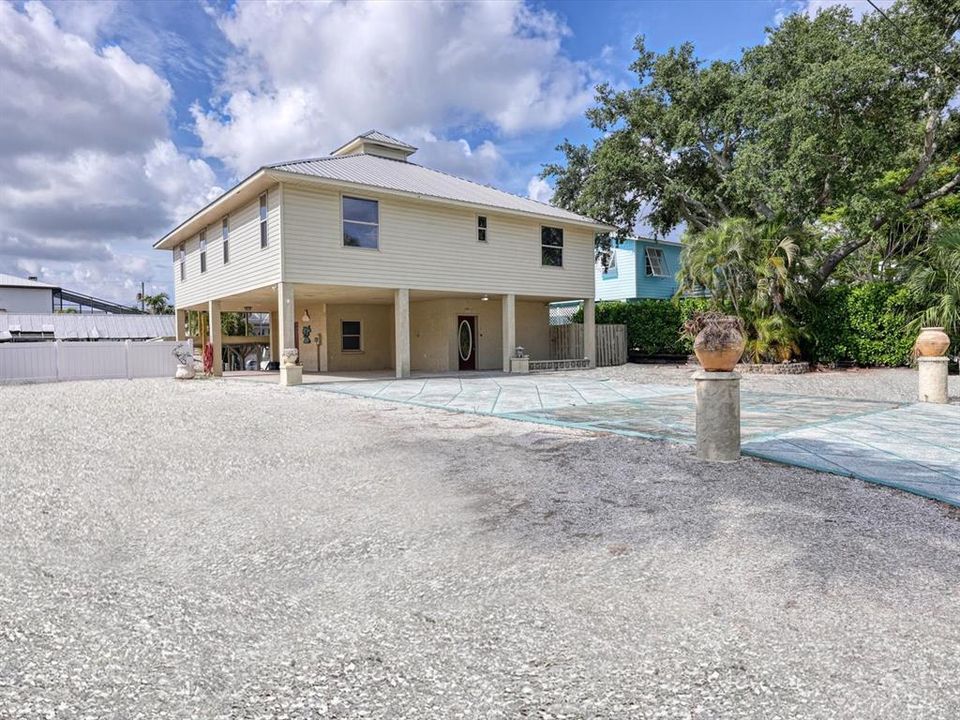For Rent: $4,500 (3 beds, 3 baths, 2400 Square Feet)