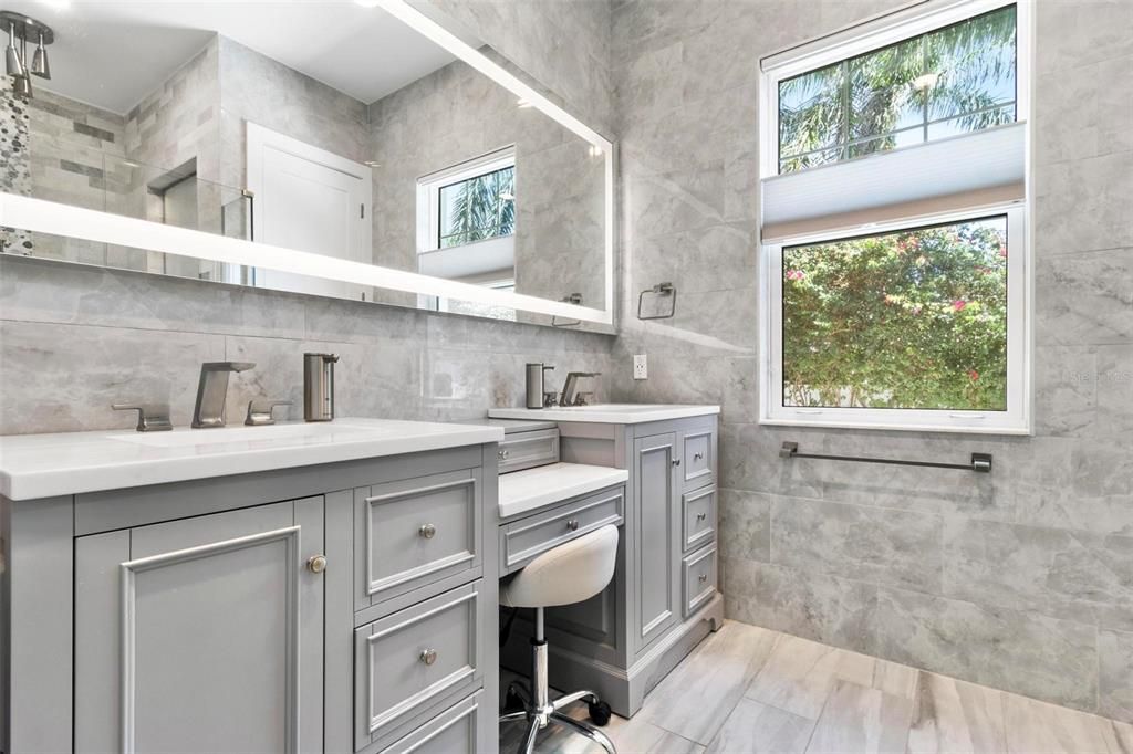 En Venta: $1,200,000 (3 camas, 4 baños, 2178 Pies cuadrados)