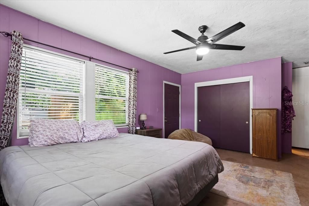 For Sale: $259,900 (4 beds, 2 baths, 1404 Square Feet)