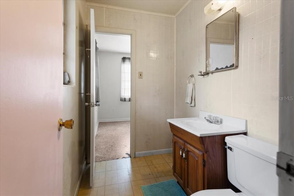 For Sale: $259,900 (4 beds, 2 baths, 1404 Square Feet)