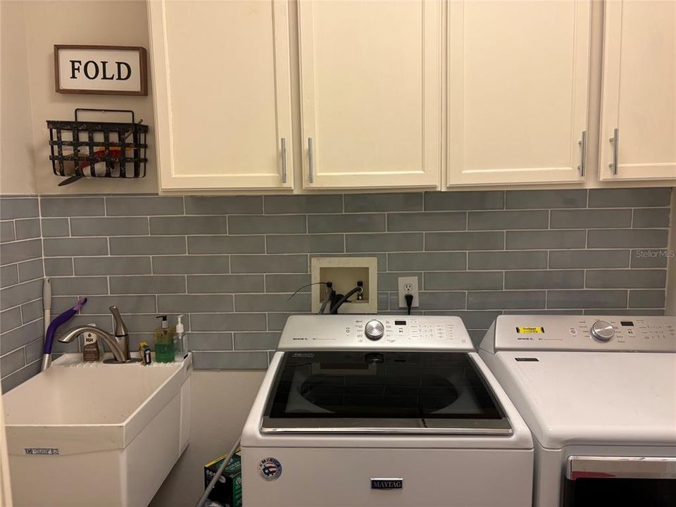 For Sale: $389,000 (3 beds, 2 baths, 2054 Square Feet)