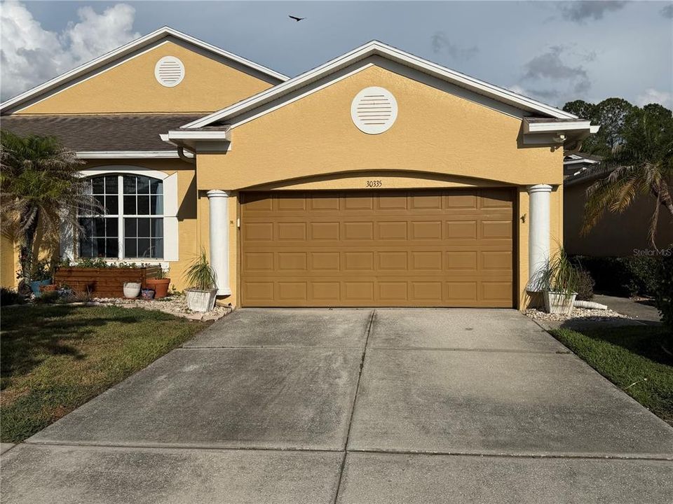 For Sale: $389,000 (3 beds, 2 baths, 2054 Square Feet)