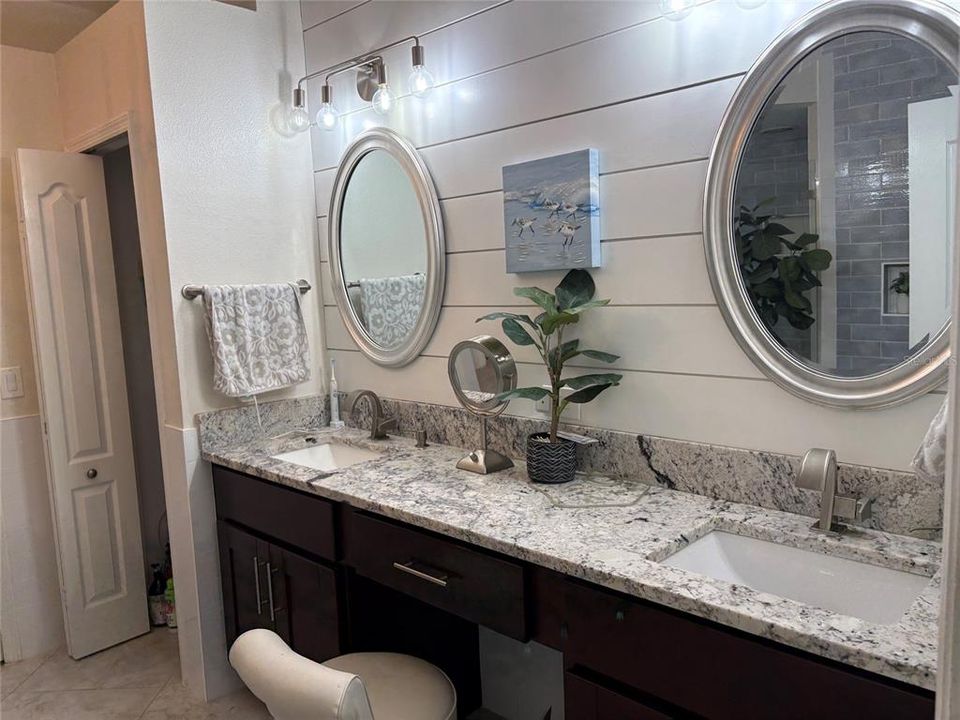 For Sale: $389,000 (3 beds, 2 baths, 2054 Square Feet)